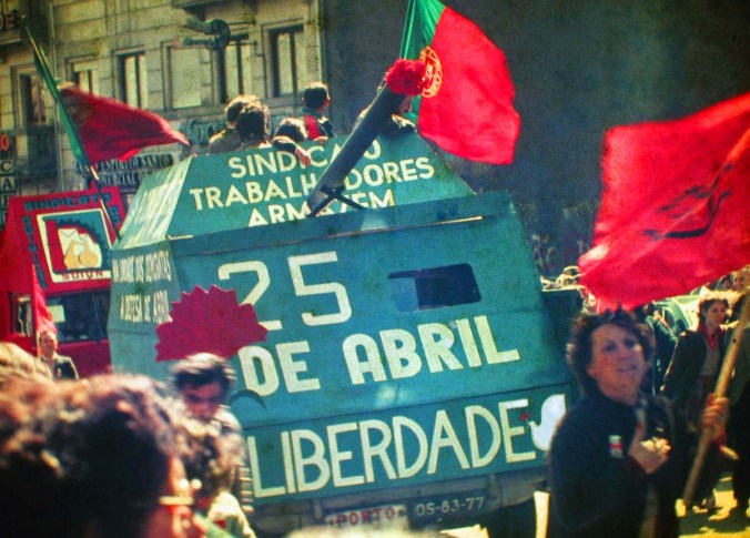 25_Abril_1983_Porto_by_Henrique_Matos_01